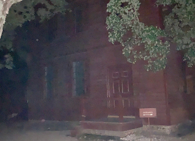 Evening ghost tour through Charleston's historic district